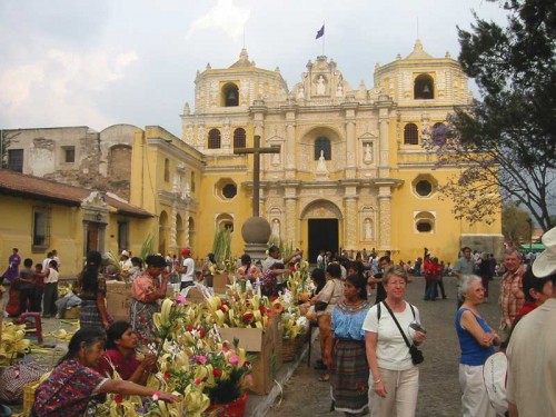 Coyol leaves have been part of the Palm Sunday tradition since 1547