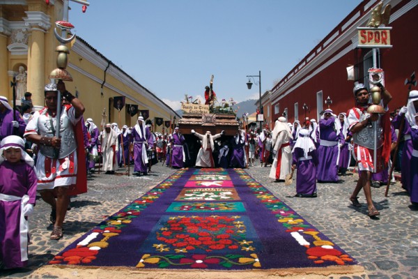 Semana Santa procession  (César Tián/Revue)